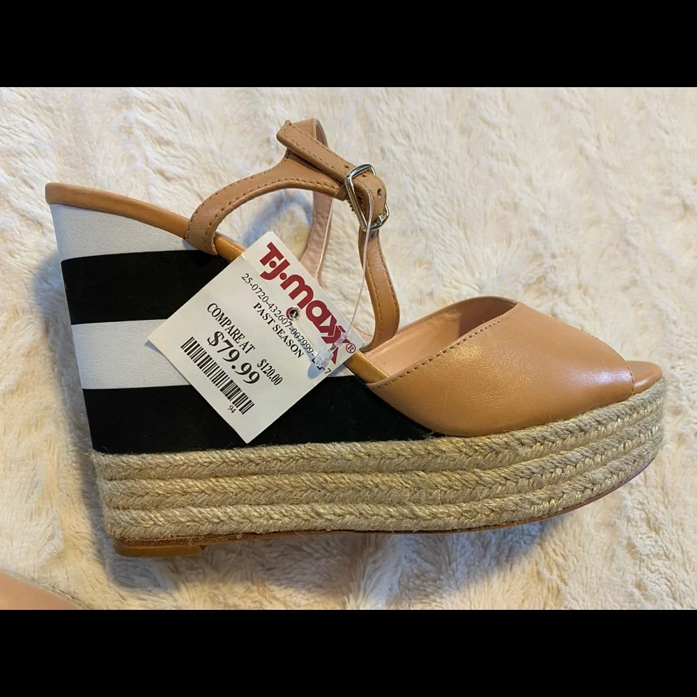Kate Spade Tan and Black Wedges - Picture 3 of 4